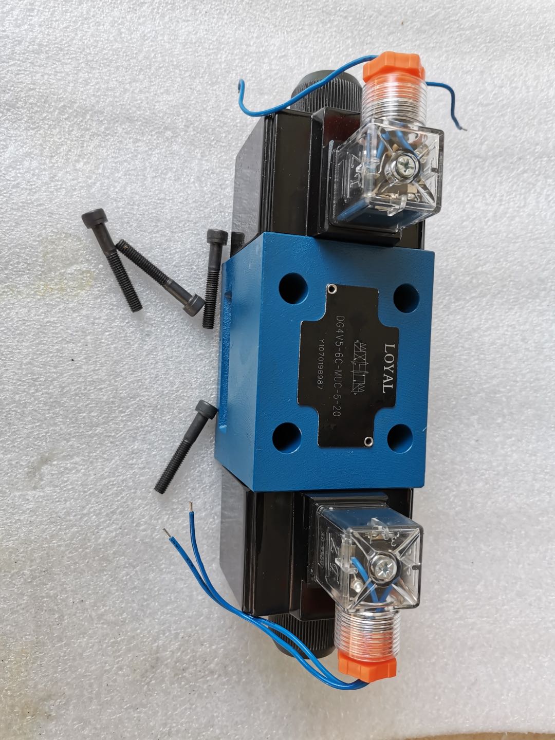 Vickers Hydraulic Valve