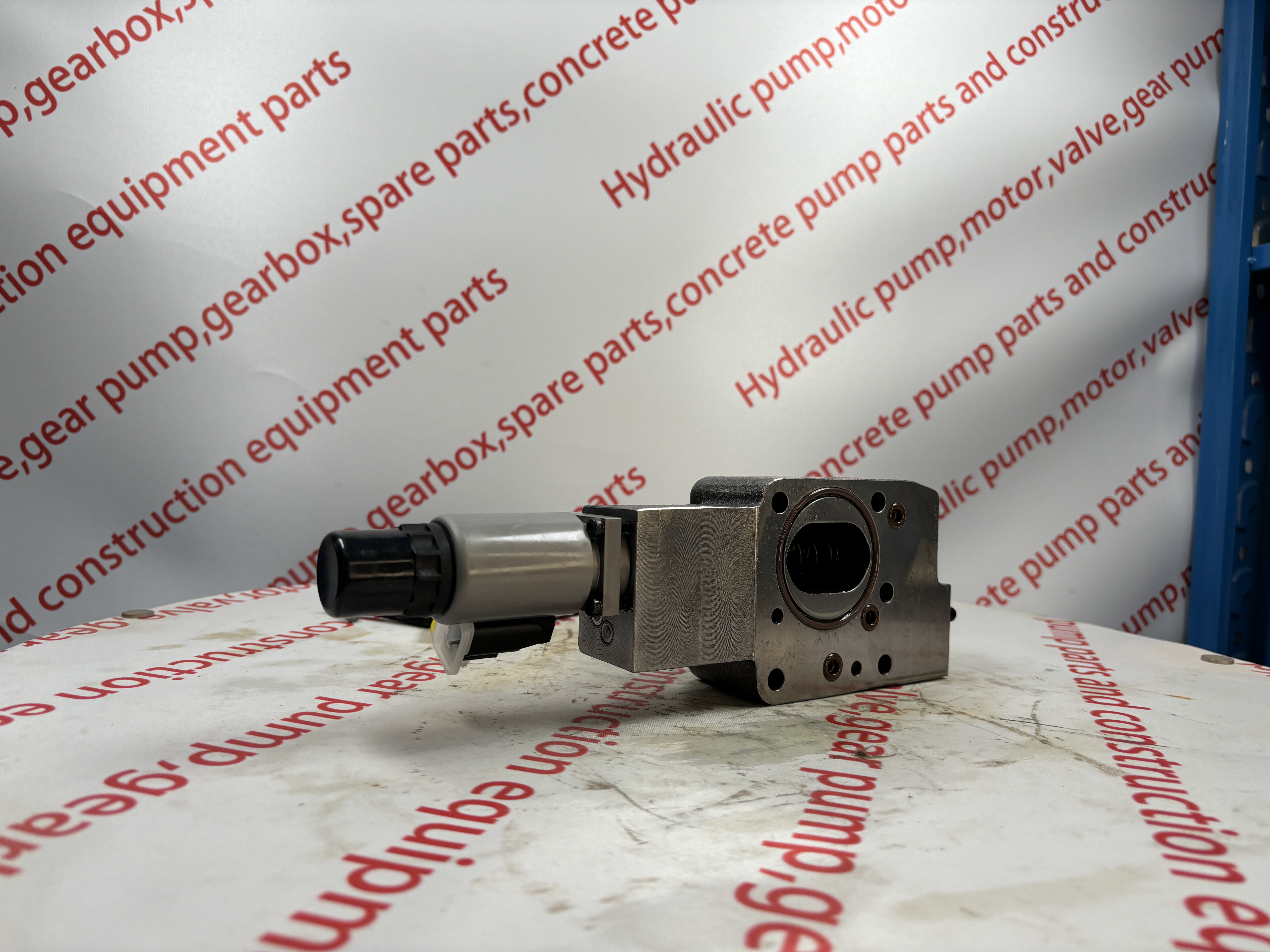 R902104186 A11VO260EP2G/11R-NZD12K67RH-S hydraulic pump spare parts,A11VO260EP2G control valve