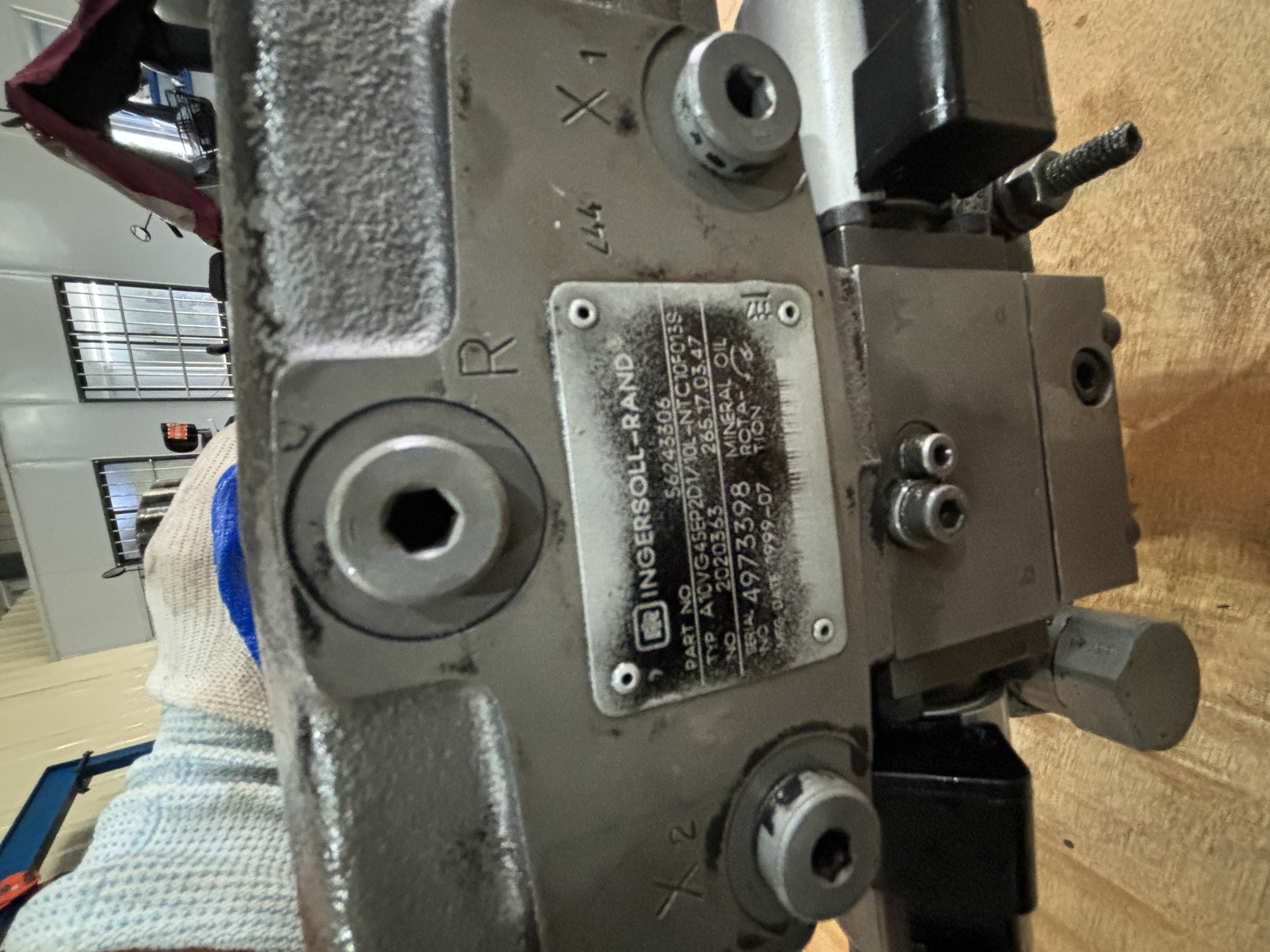 INGERSOLL-RAND 56243306 A10VG45EP2D1/10L-NTC10F013S hydraulic pump,tested already