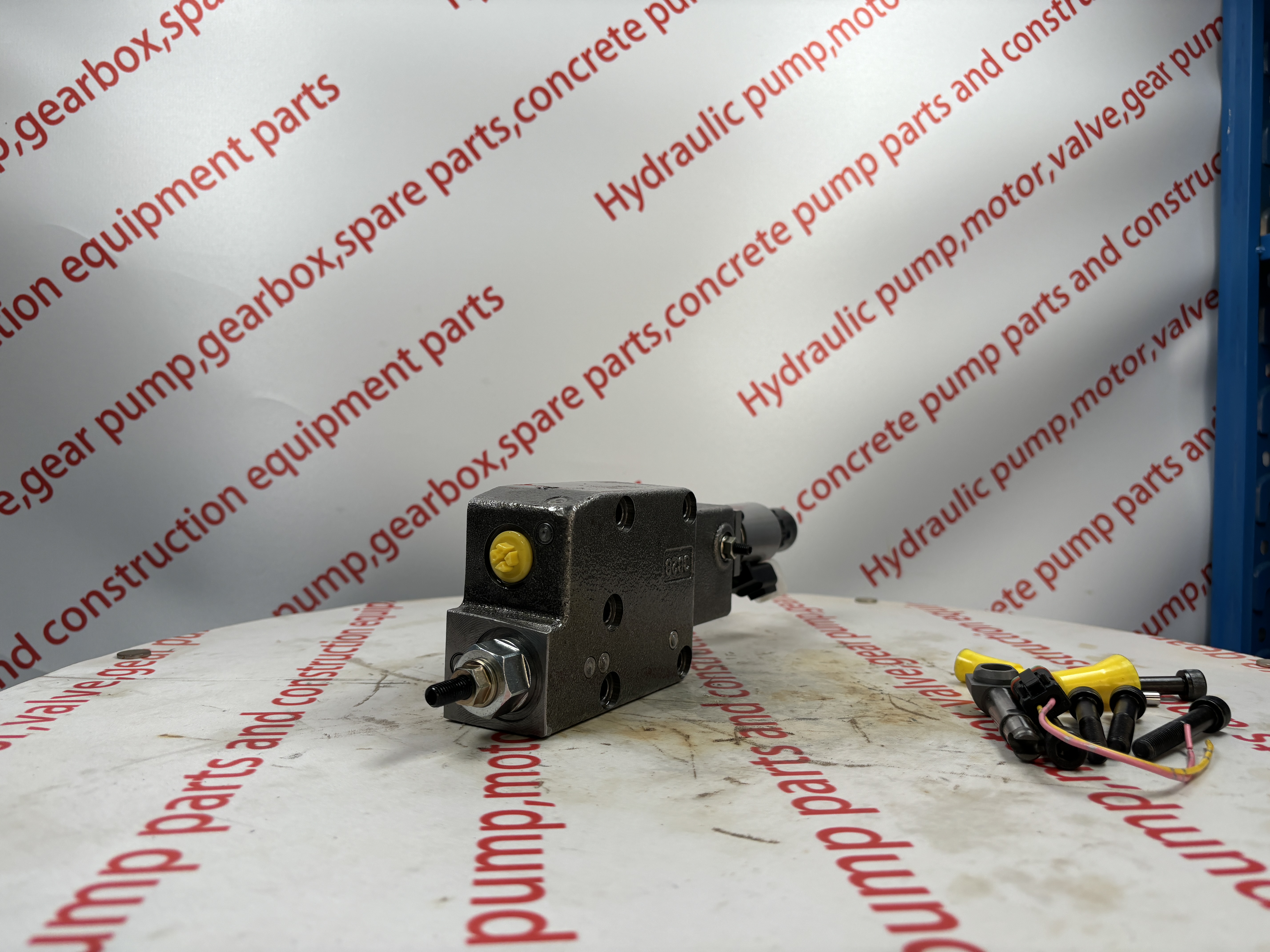R902104186 A11VO260EP2G/11R-NZD12K67RH-S hydraulic pump spare parts,A11VO260EP2G control valve