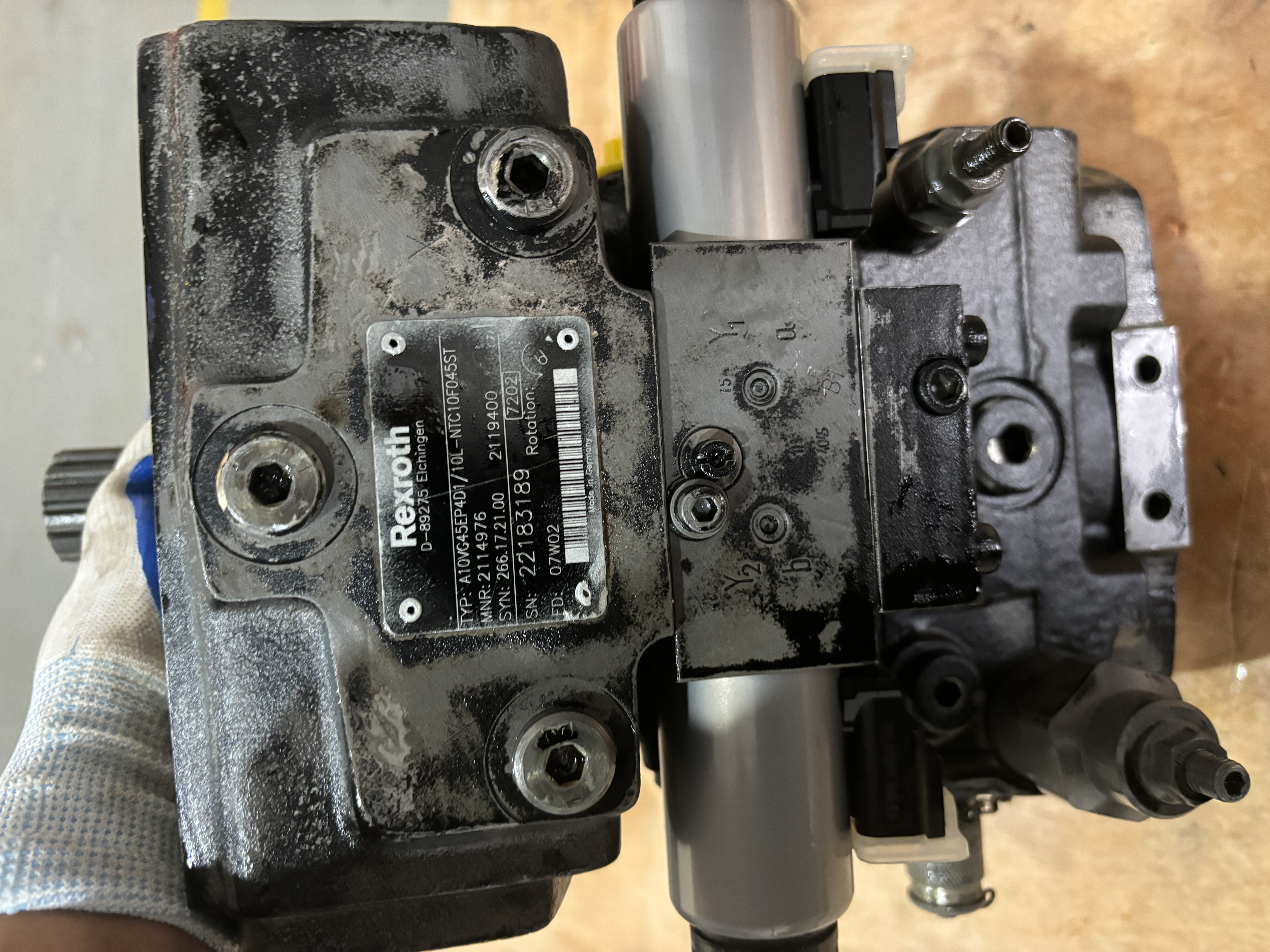 Rexroth 2114976 A10VG45EP4D1/10L-NTC10F045ST HYDRAULIC PUMP