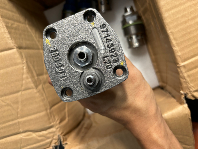 Rexroth R902282012,A22VG045 hydraulic pump servo cylinder